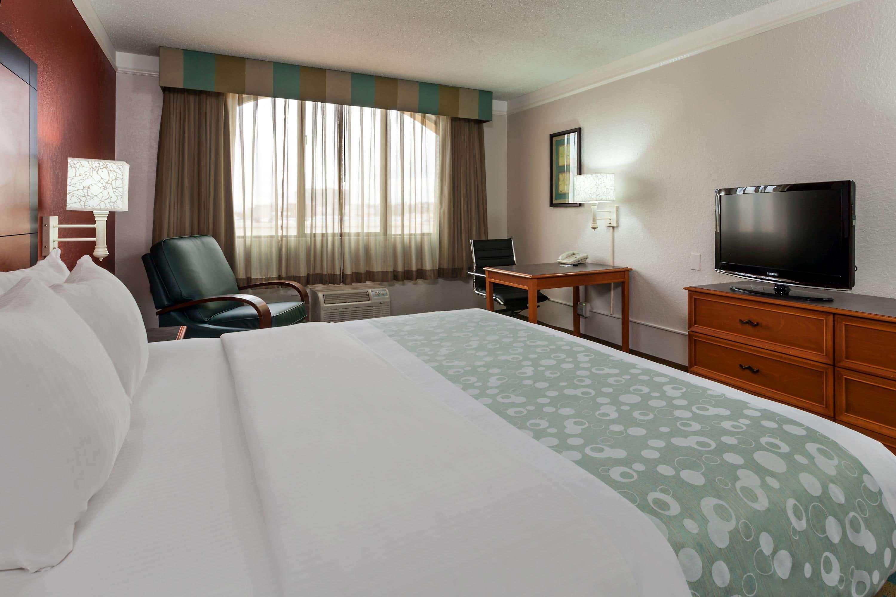 Отель La Quinta By Wyndham Seattle Sea-Tac Airport Ситак Экстерьер фото
