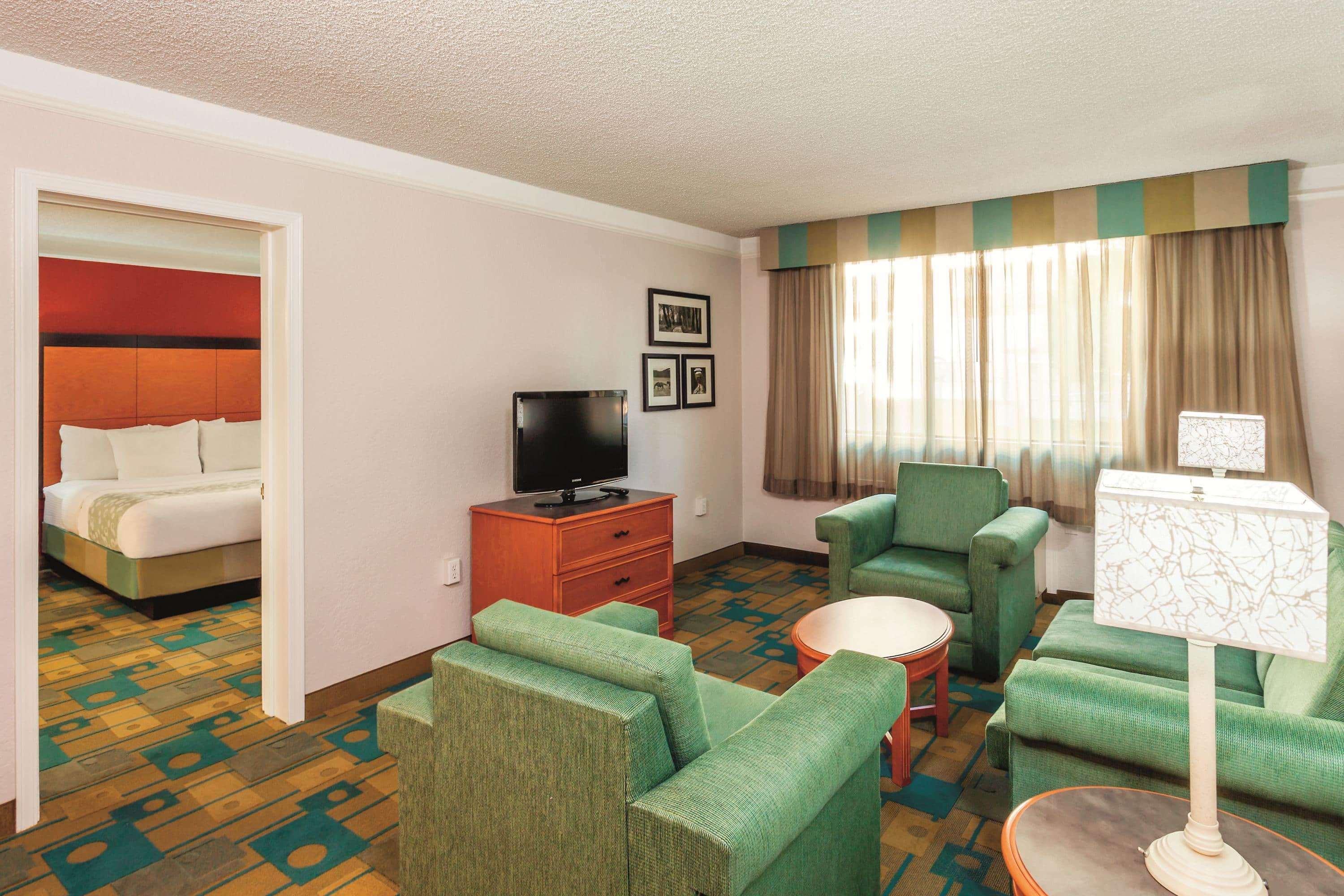 Отель La Quinta By Wyndham Seattle Sea-Tac Airport Ситак Экстерьер фото