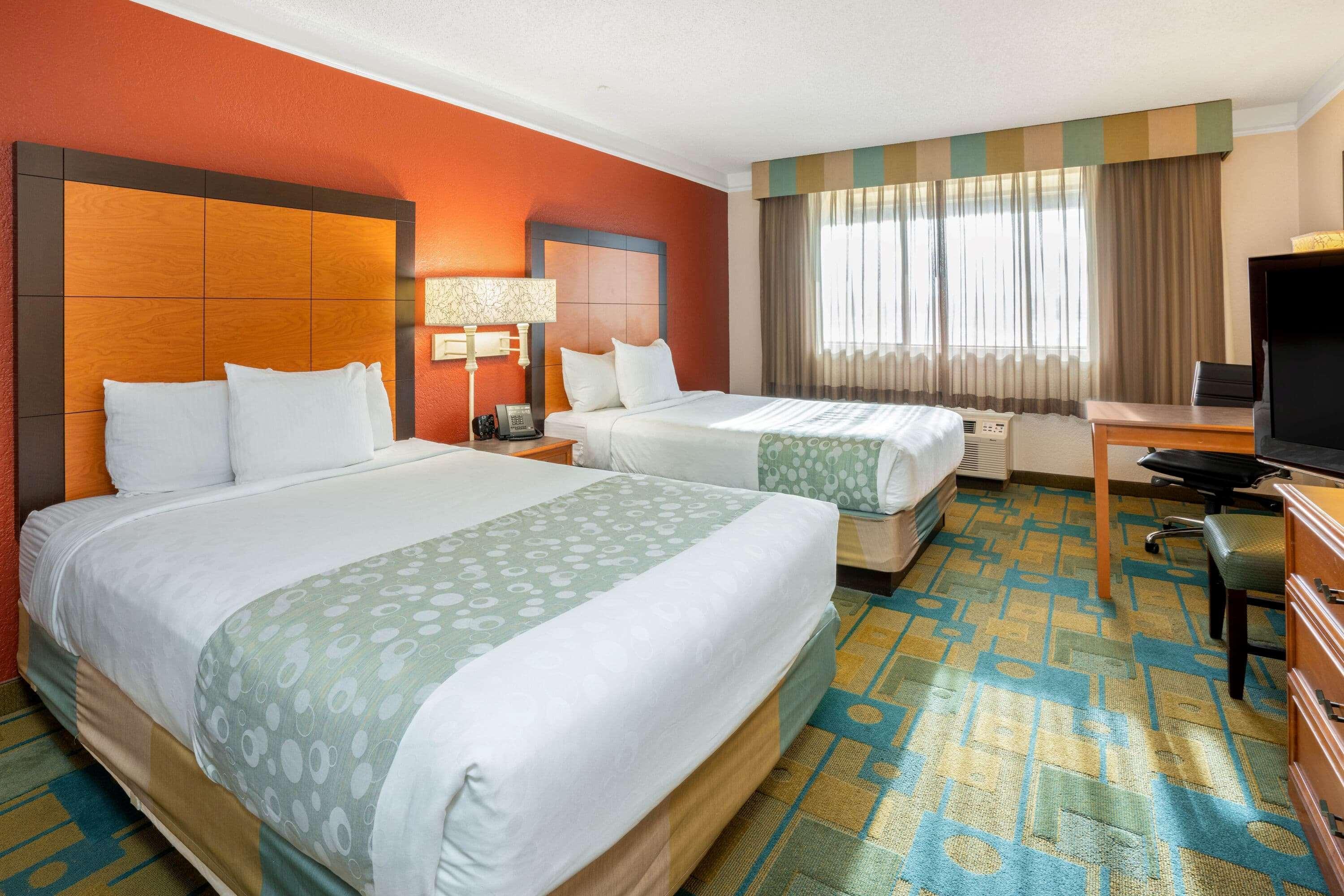 Отель La Quinta By Wyndham Seattle Sea-Tac Airport Ситак Экстерьер фото