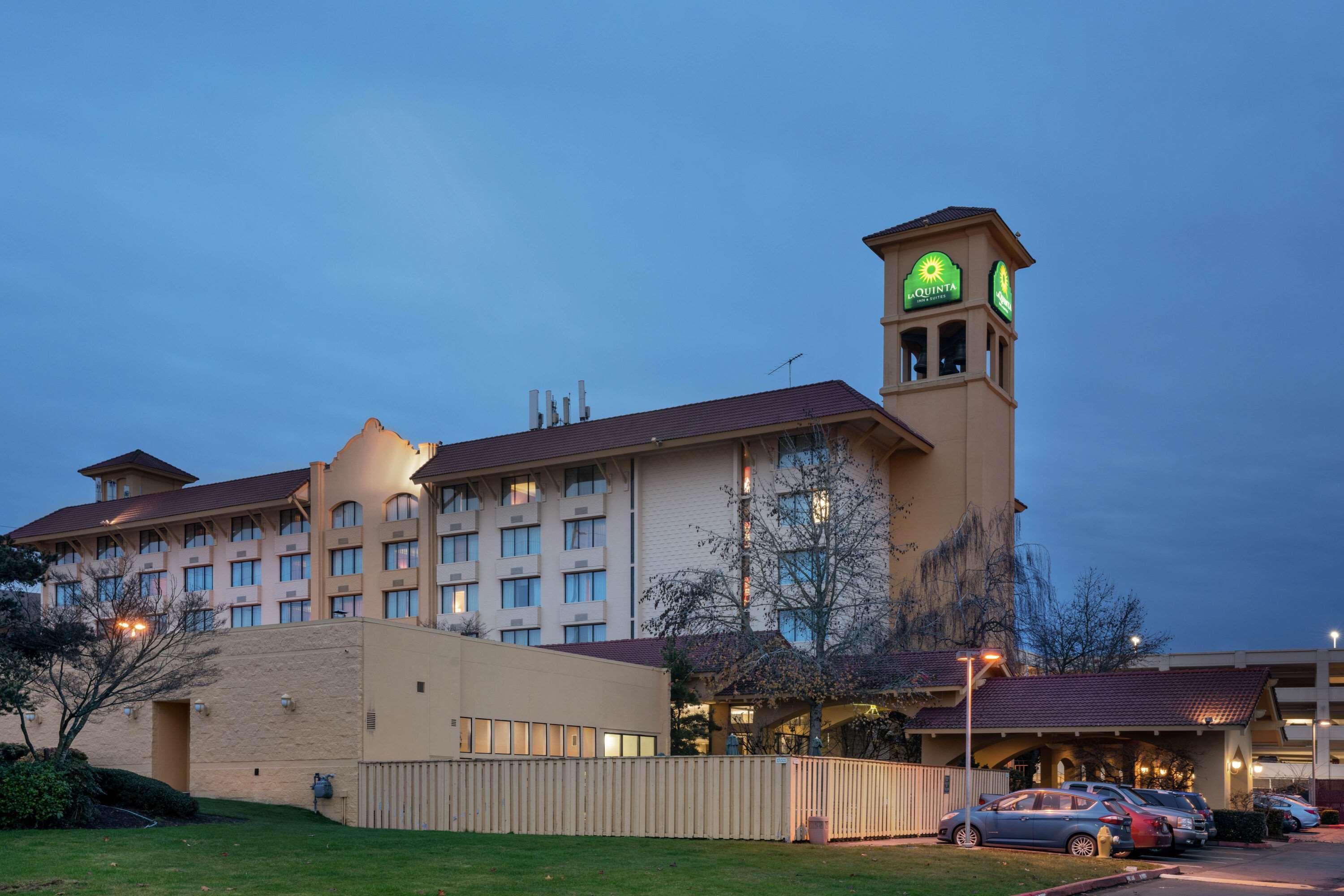 Отель La Quinta By Wyndham Seattle Sea-Tac Airport Ситак Экстерьер фото